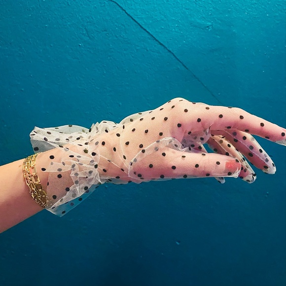 New! Sheer Polka Dot Ruffle Gloves - Picture 8 of 12